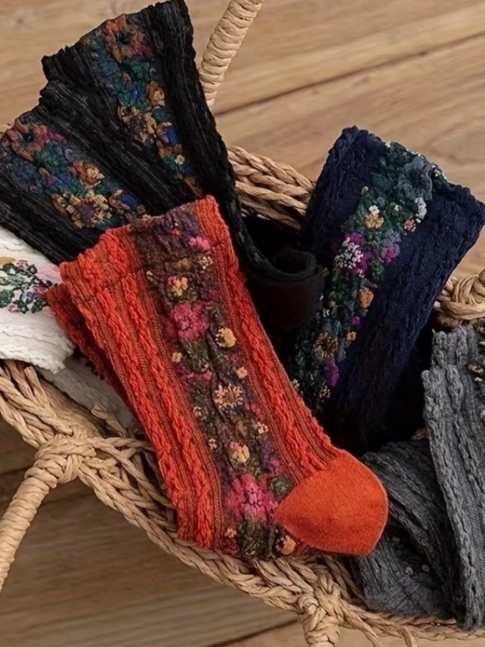 4 Pairs Girls Vintage Floral Cable-Knit Crew Socks